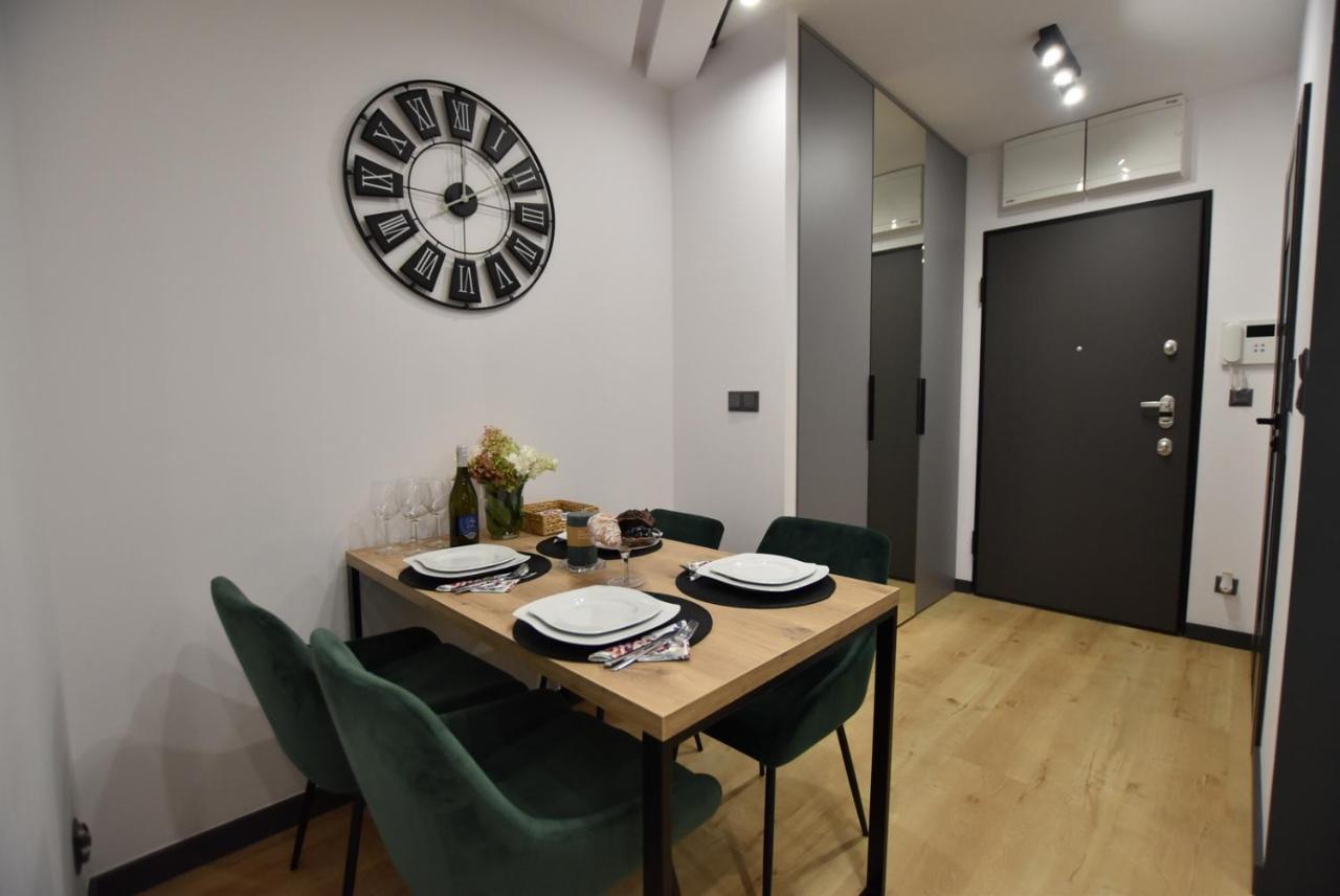 Green Apartament City Center Wroclaw Ngoại thất bức ảnh